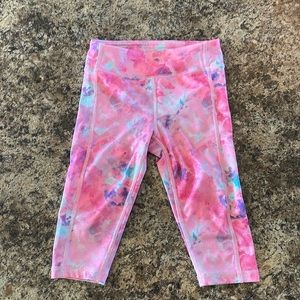 GapFit Pink tie dye active capris